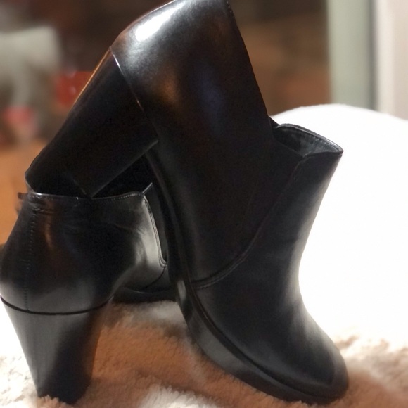 ECCO Heeled Leather Booties - Picture 2 of 5